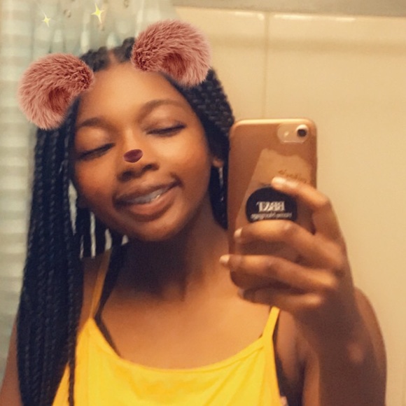 Meet your Posher, Mikayla - Picture 1 of 1